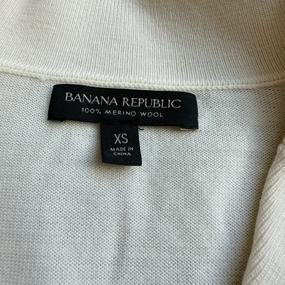 Banana Republic 100% Merino Wool Sweater XS Cream Lightweight Pullover - Picture 2 of 5